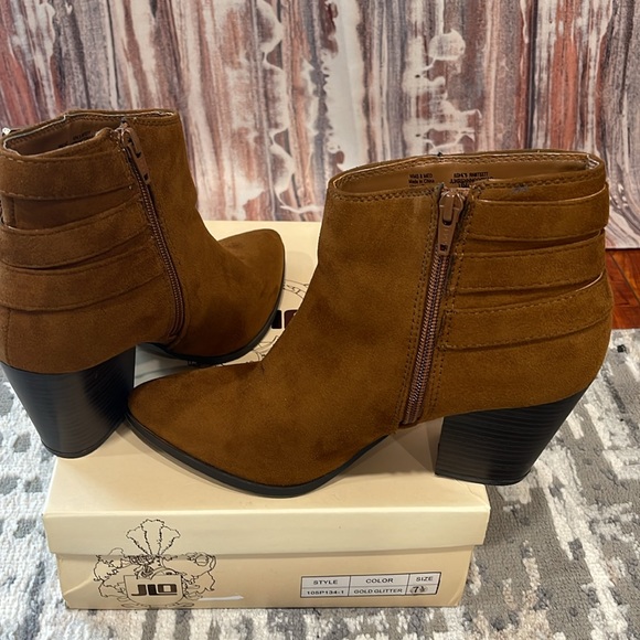 JENNIFER LOPEZ COGNAC Womens
Brown Fashion/Casual High Heels Dress
Boots - Picture 6 of 6